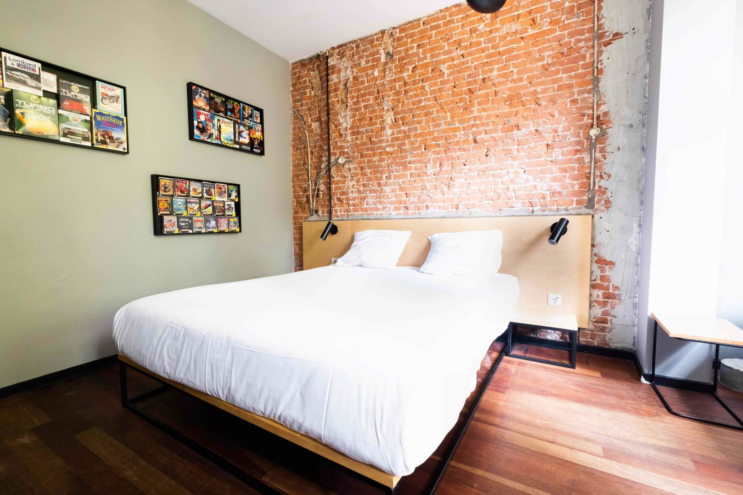 room-img
