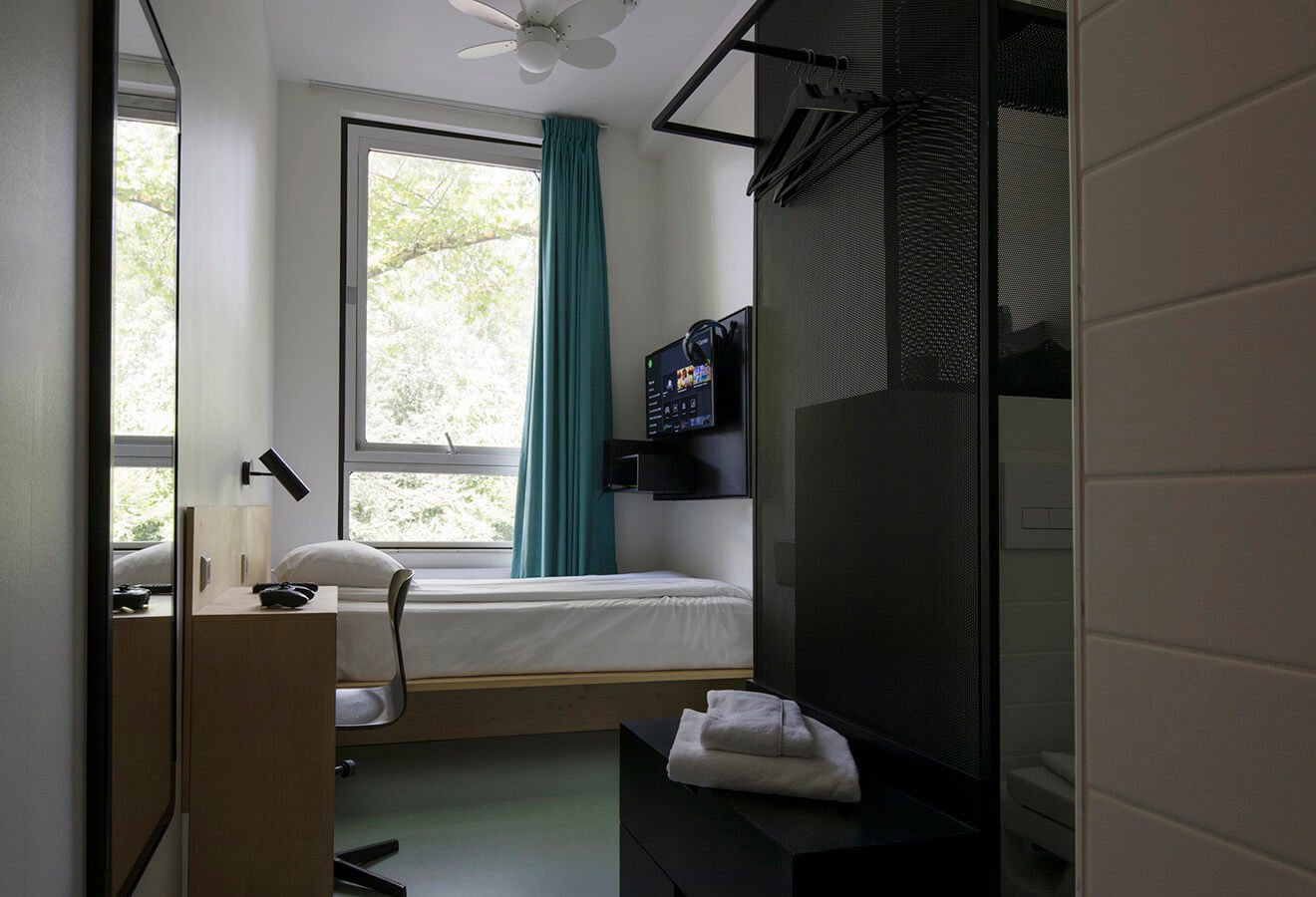 room-img