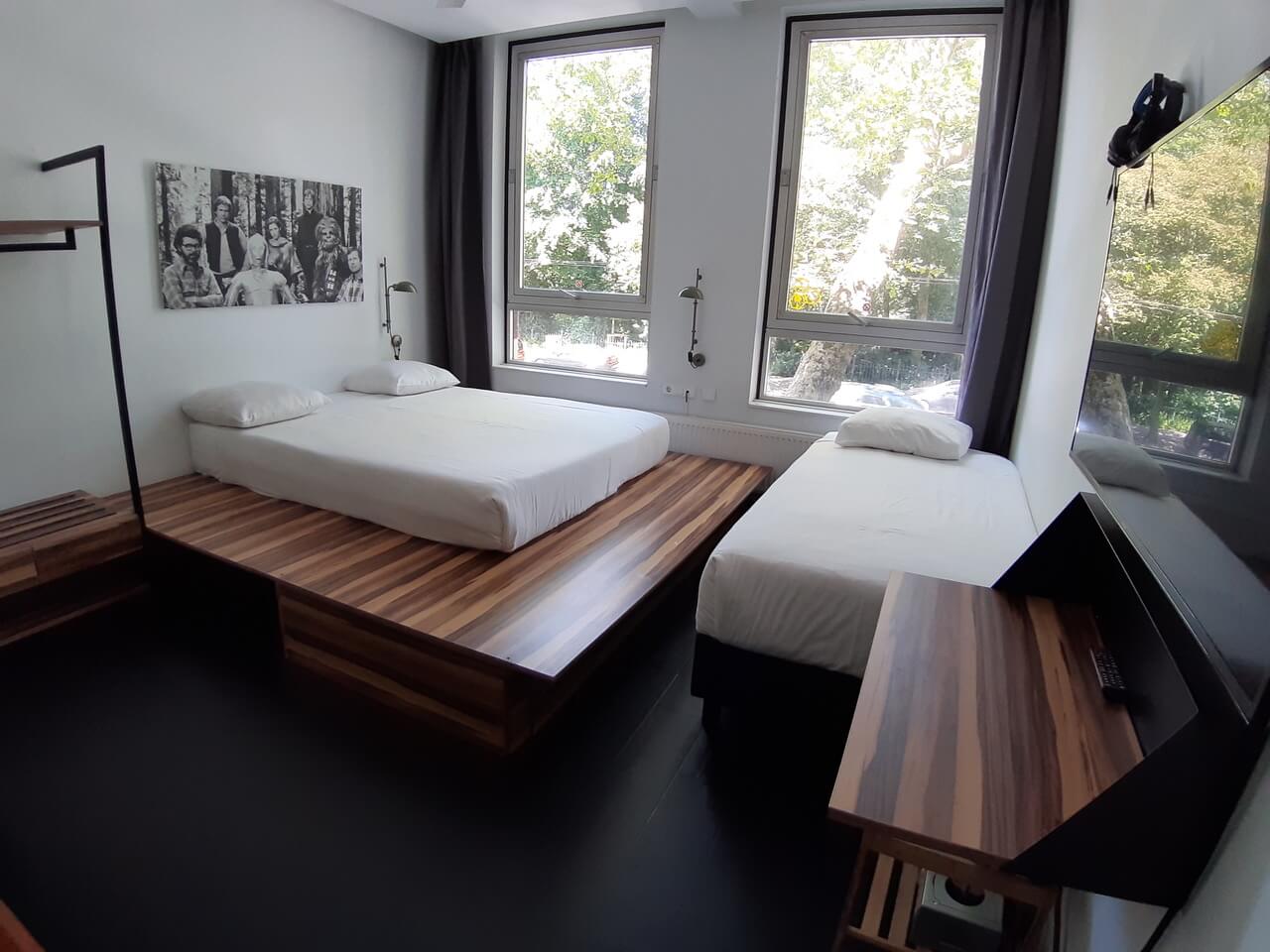 room-img