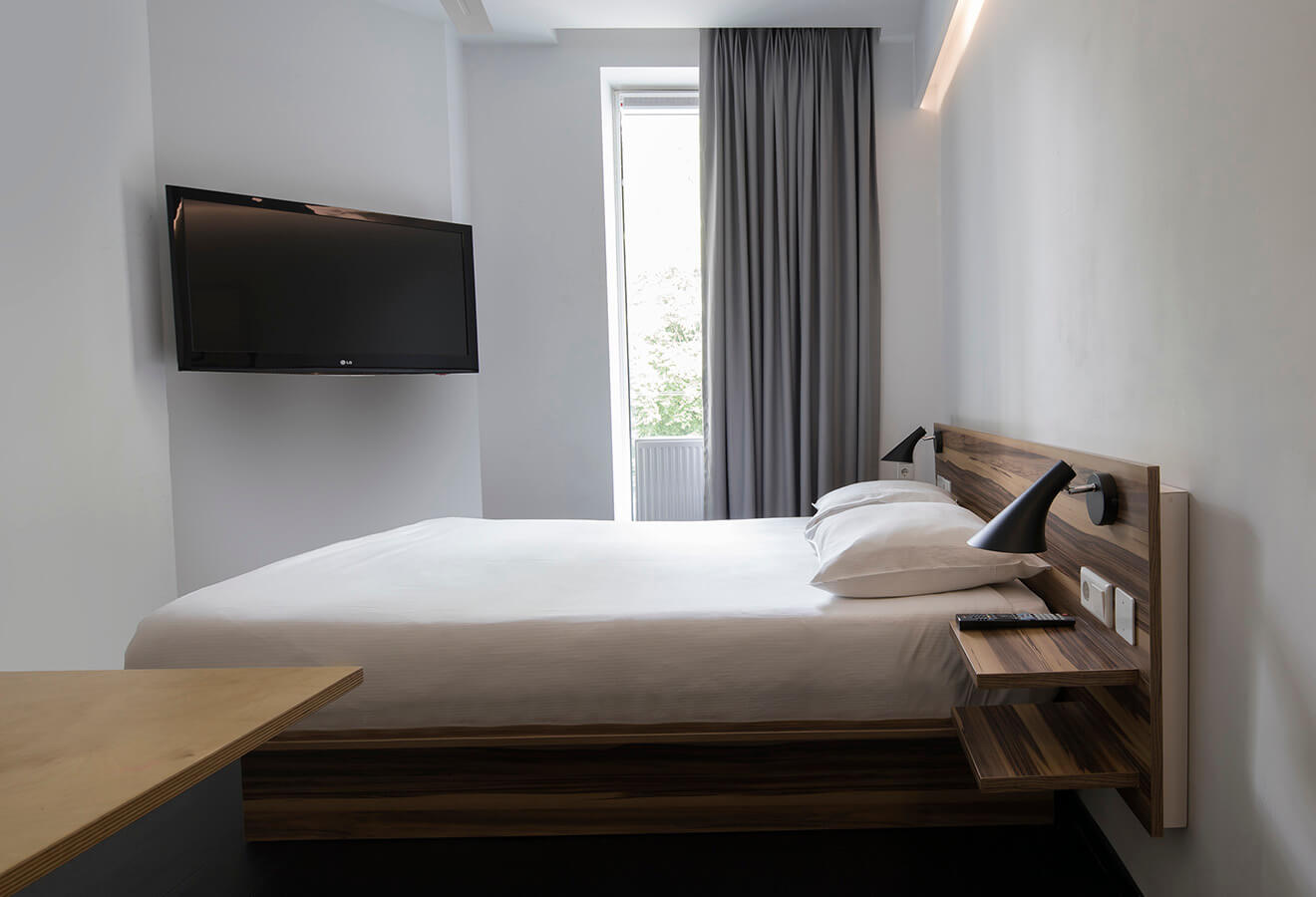 room-img