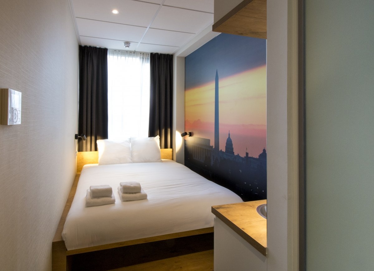 room-img