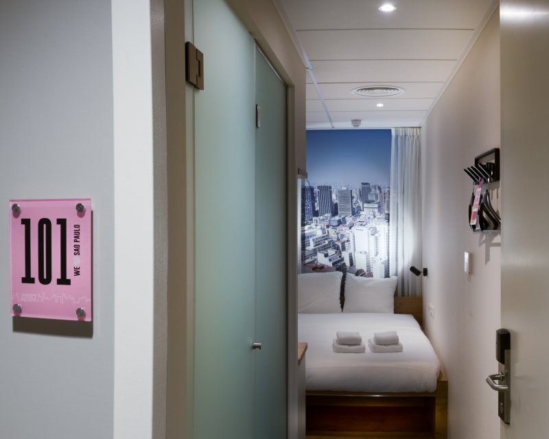 room-img