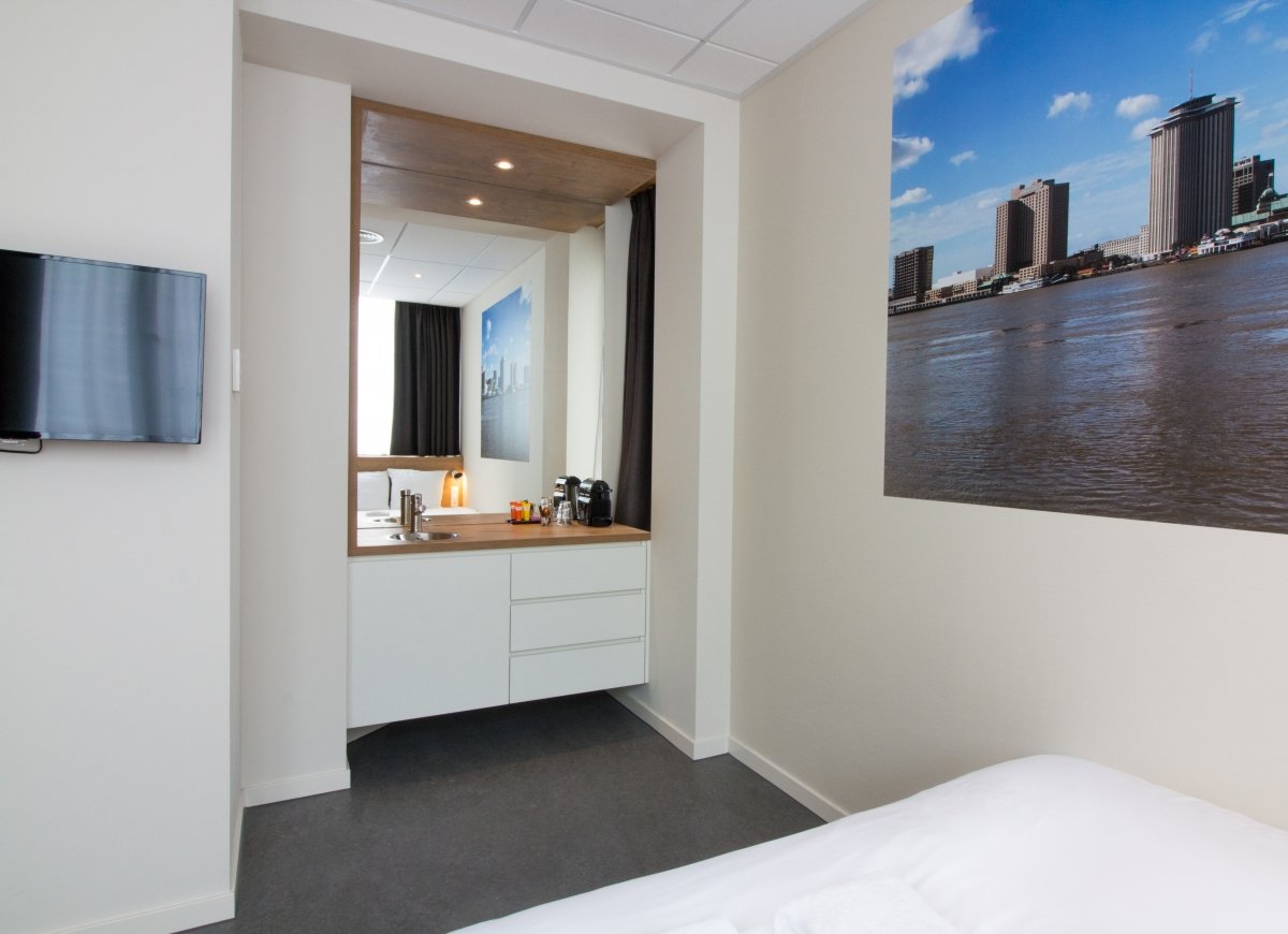 room-img