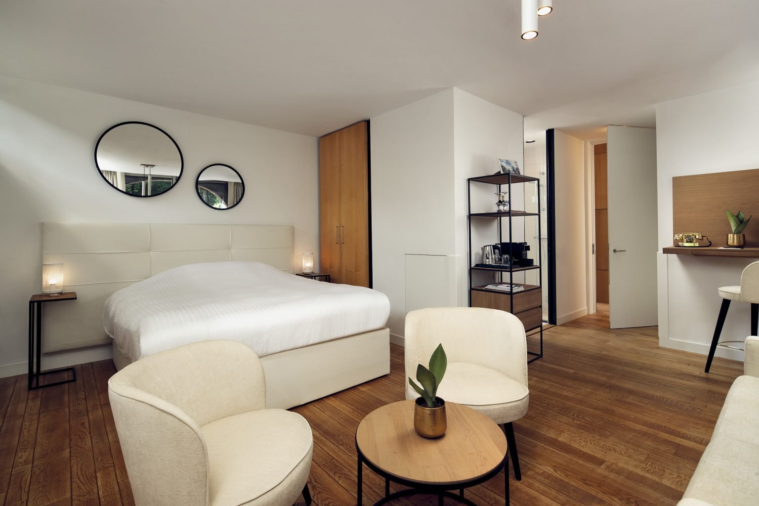 room-img